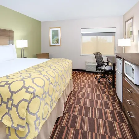 Hotel Baymont By Wyndham Plano Exterior foto