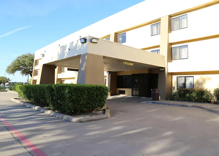 Baymont By Wyndham Plano