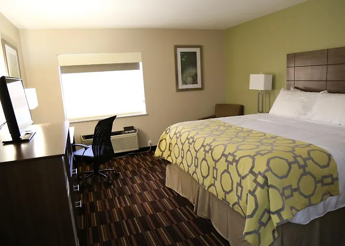 Baymont By Wyndham Plano