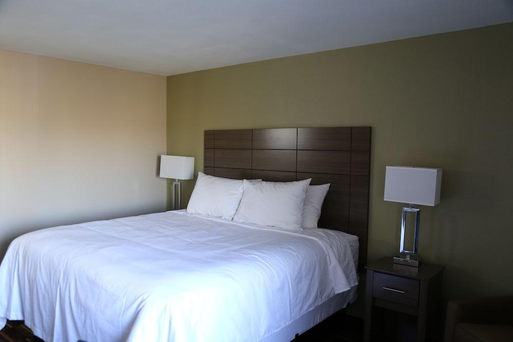 Hotel Baymont By Wyndham Plano