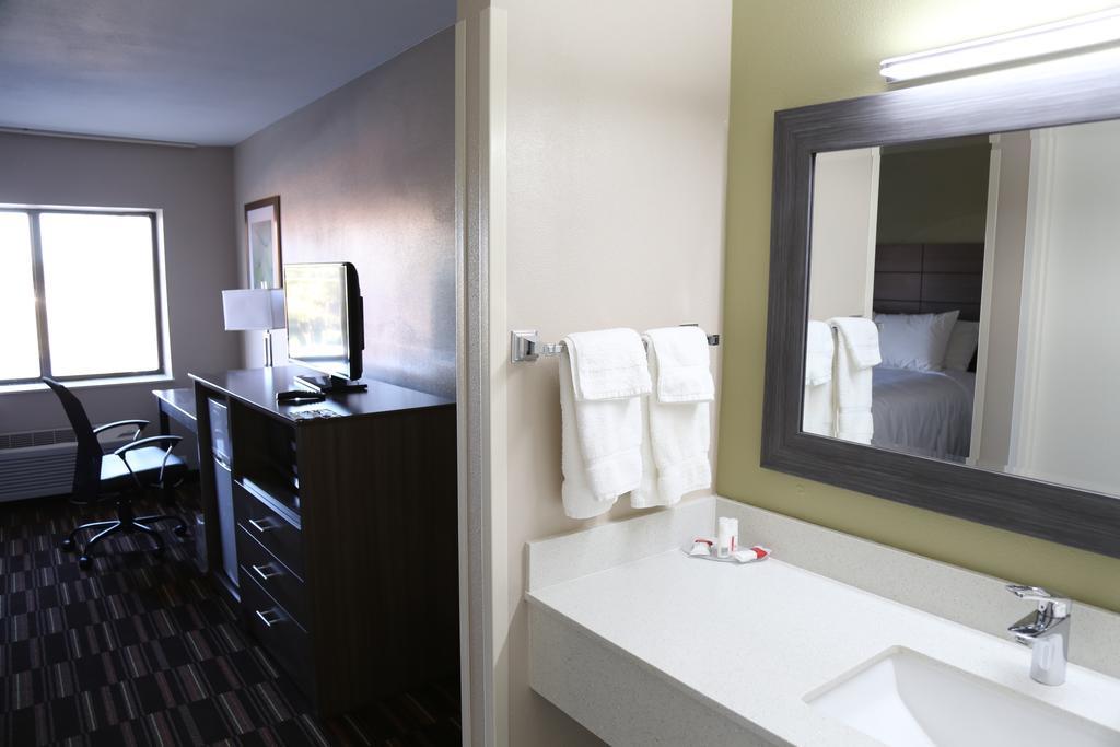 Baymont By Wyndham Hotel