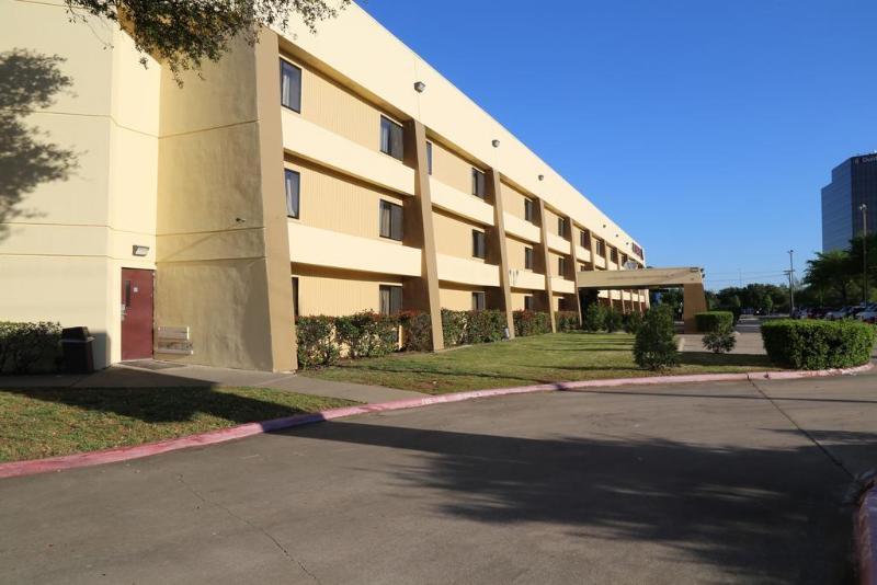 Hotel Baymont By Wyndham Plano